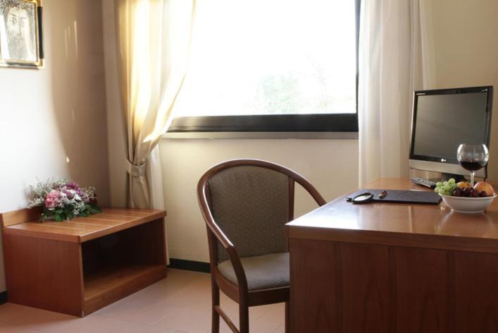 Hotel City Piacenza Szoba fotó
