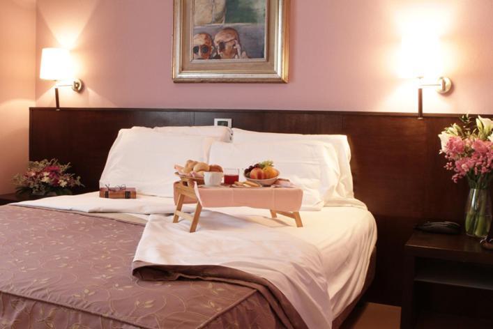 Hotel City Piacenza Szoba fotó