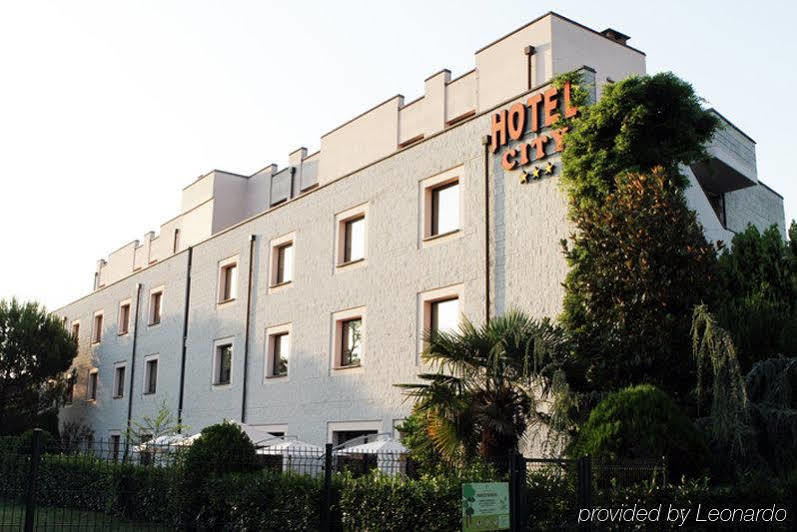 Hotel City Piacenza Kültér fotó